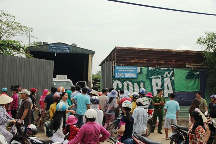 TP[-]HCM:[-]Phân[-]loại[-]rác[-]phát[-]hiện[-]xác[-]trẻ[-]sơ[-]sinh
